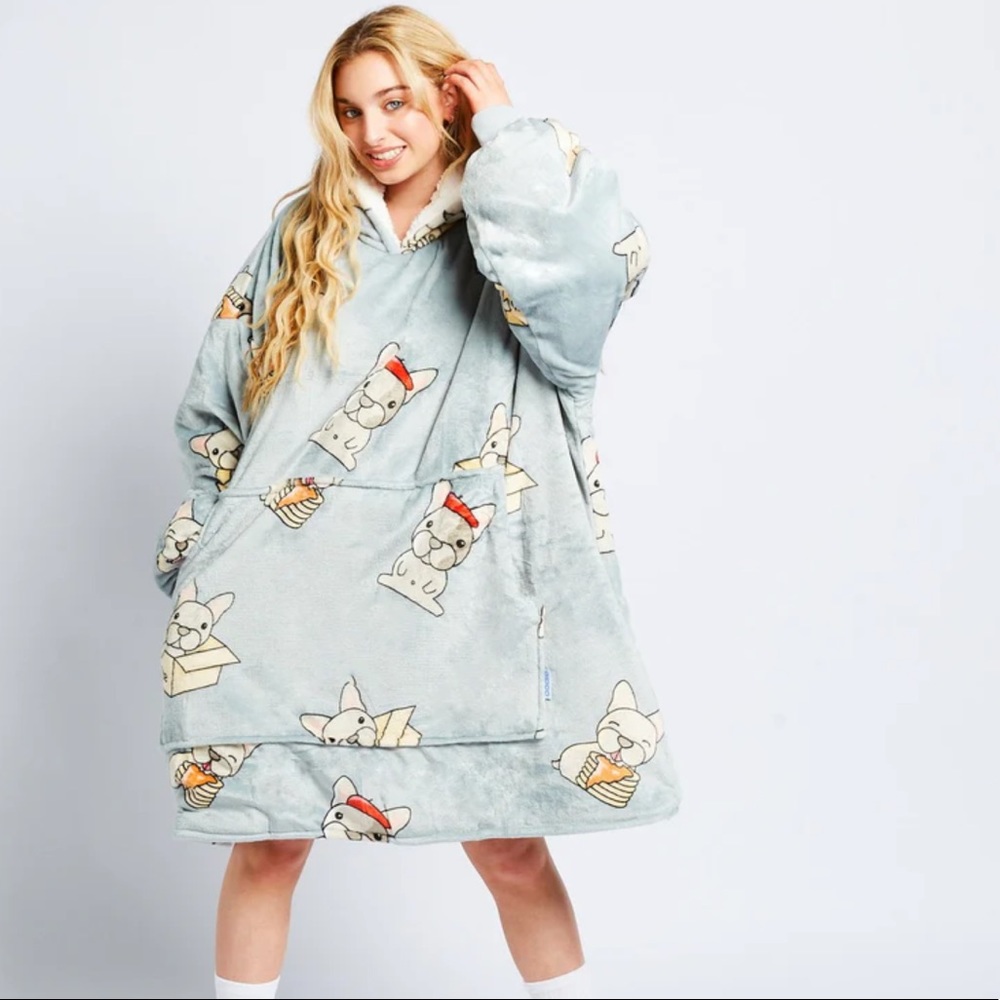 Cozy Oversized Hoodie Blanket in Light Blue
